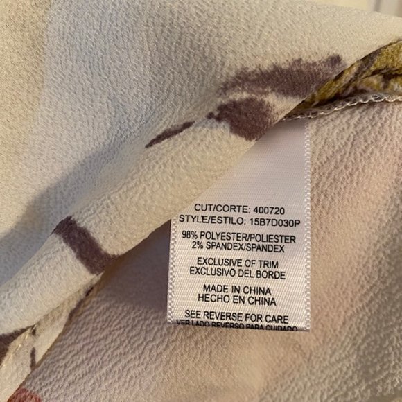 Floral and Lace Cold Shoulder Blouse - Picture 5 of 6